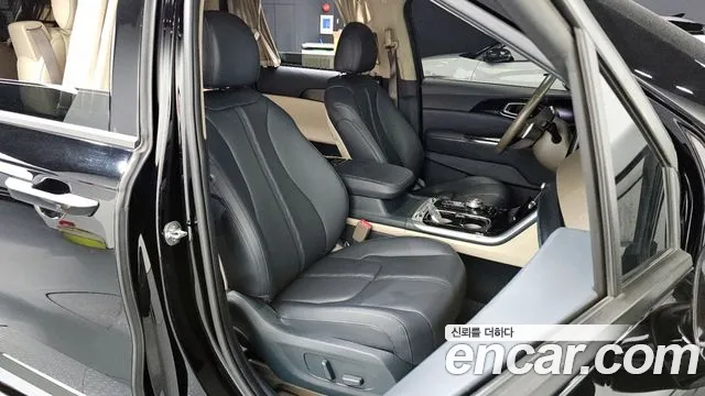 Kia Carnival 2021 thumb 4