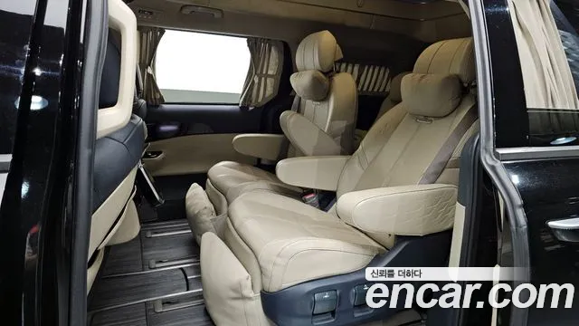 Kia Carnival 2021 thumb 8