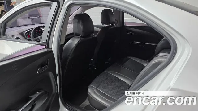 Chevrolet Aveo 2016 thumb 7
