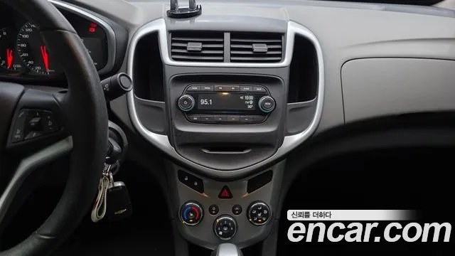 Chevrolet Aveo 2016 thumb 9