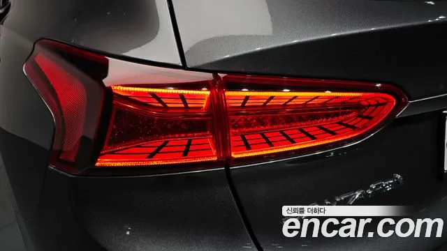 Hyundai Santa Fe 2018 thumb 4