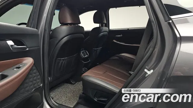 Hyundai Santa Fe 2018 thumb 6