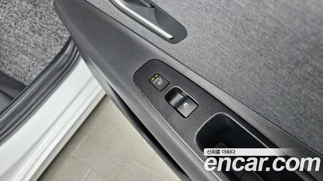 Hyundai Elantra 2023 thumb 8