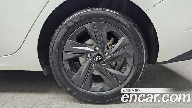Hyundai Elantra 2023 thumb 4