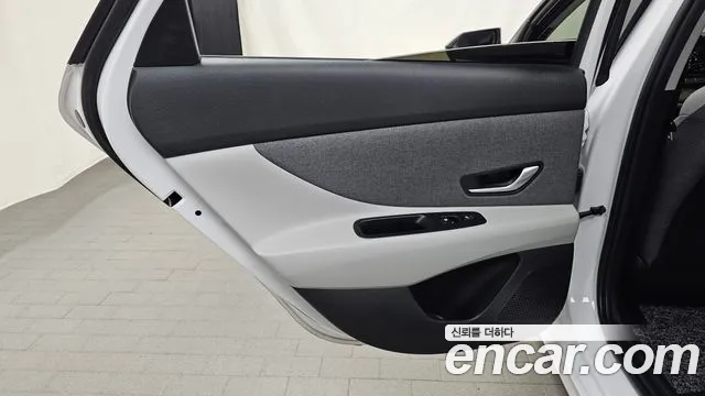 Hyundai Elantra 2023 thumb 11