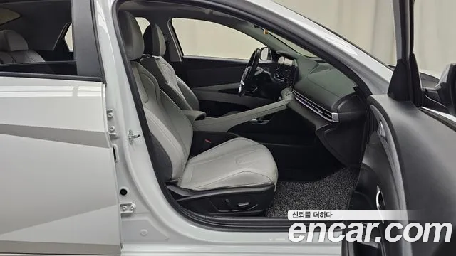 Hyundai Elantra 2023 thumb 7
