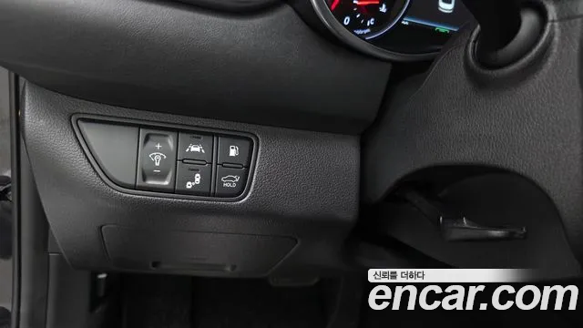 Genesis G70 2020 thumb 9