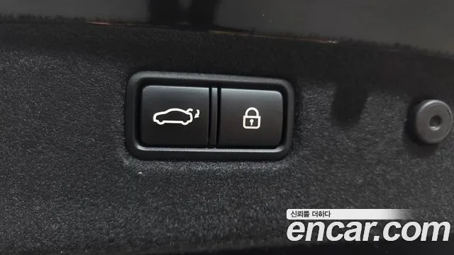 Genesis G70 2020 thumb 11