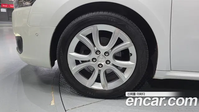 Peugeot 508 2015 thumb 7