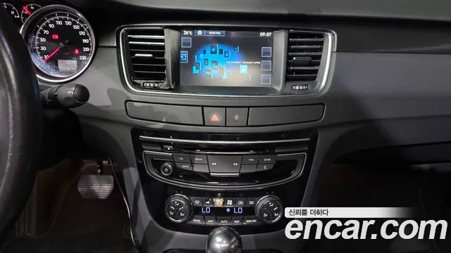 Peugeot 508 2015 thumb 10