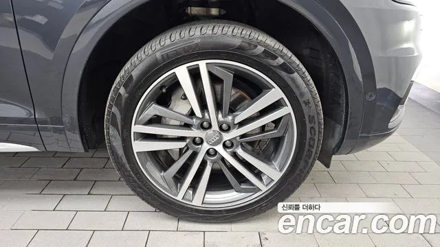Audi Q5 2020 thumb 9