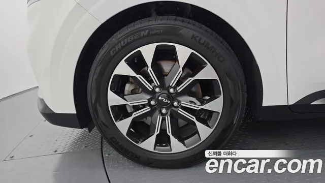 Kia Carnival 2023 thumb 2