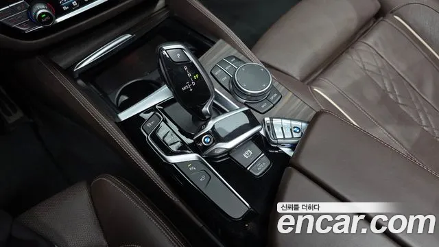 BMW 5 серии 2019 thumb 12