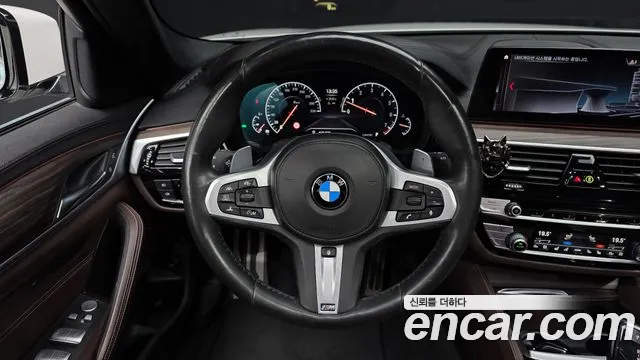 BMW 5 серии 2019 thumb 2