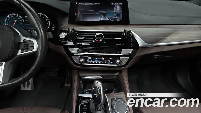 BMW 5 серии 2019 thumb 10