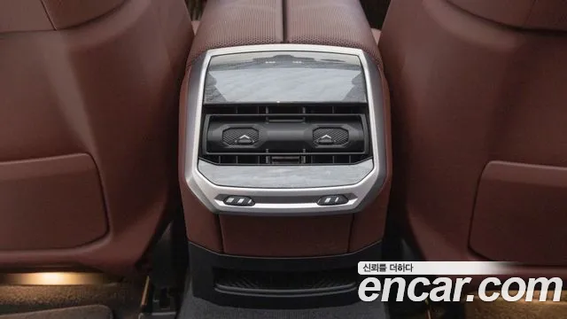 BMW 7 серии 2024 thumb 2
