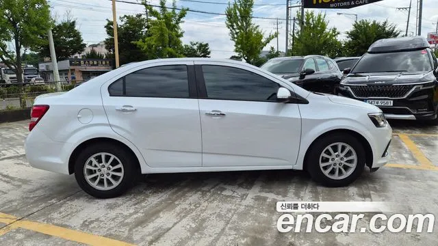 Chevrolet Aveo 2017 thumb 5