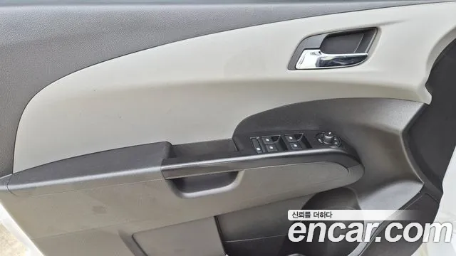 Chevrolet Aveo 2017 thumb 3