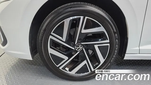 Volkswagen Jetta 2022 thumb 3