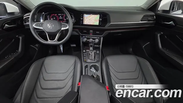 Volkswagen Jetta 2022 thumb 2