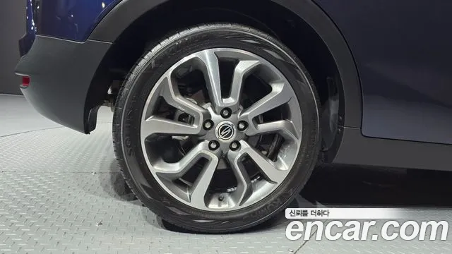 KGM Tivoli 2015 thumb 7