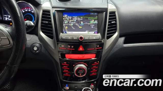 KGM Tivoli 2015 thumb 12