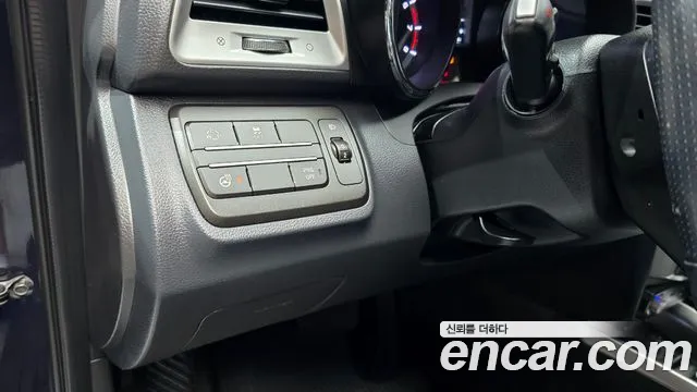 KGM Tivoli 2015 thumb 6