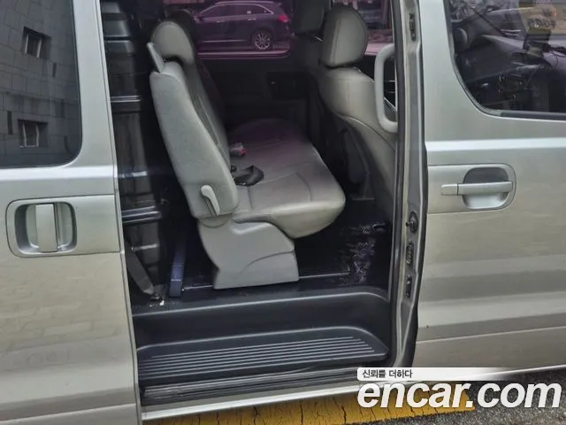 Hyundai Staria 2017 thumb 11