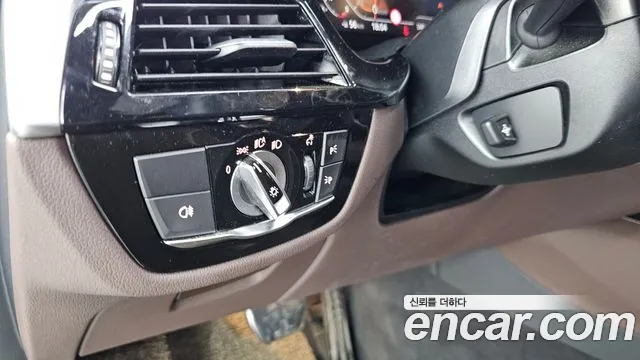 BMW 6 серии Gran Turismo 2024 thumb 6