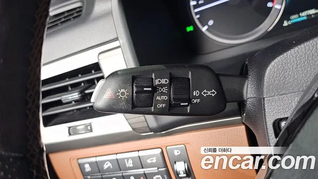 KGM Rexton 2017 thumb 12