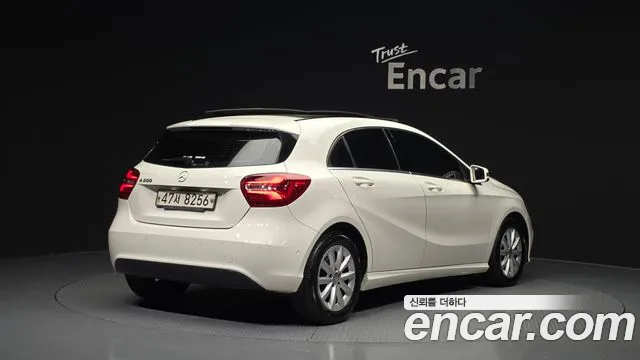 Mercedes-Benz A-Class 2017 thumb 8