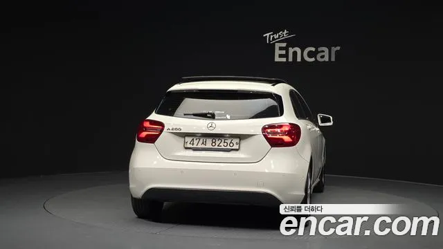 Mercedes-Benz A-Class 2017 thumb 2
