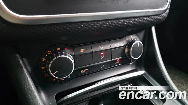 Mercedes-Benz A-Class 2017 thumb 5