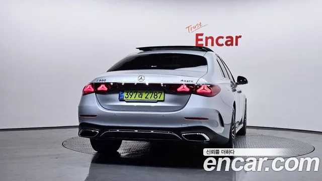 Mercedes-Benz E-Class 2025 thumb 6