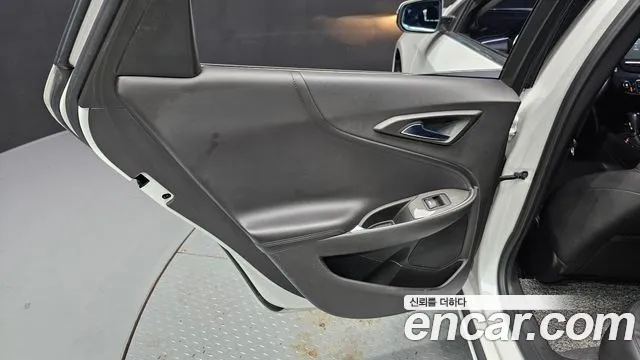 Chevrolet Malibu 2017 thumb 2