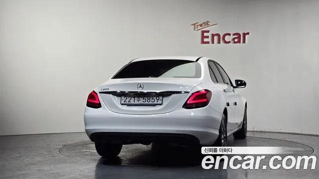 Mercedes-Benz C-Class 2019 thumb 5