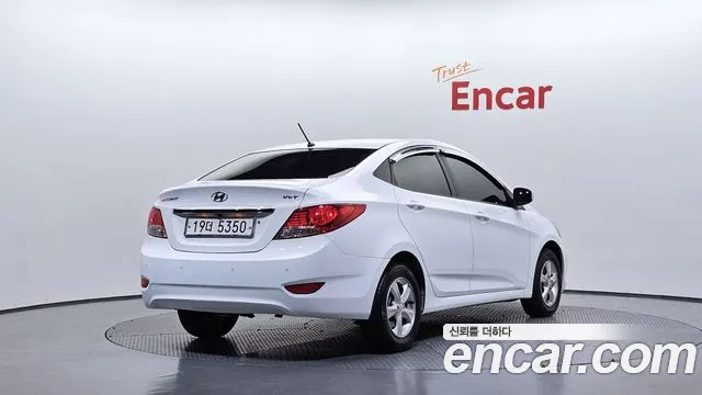 Hyundai Accent 2012 thumb 12