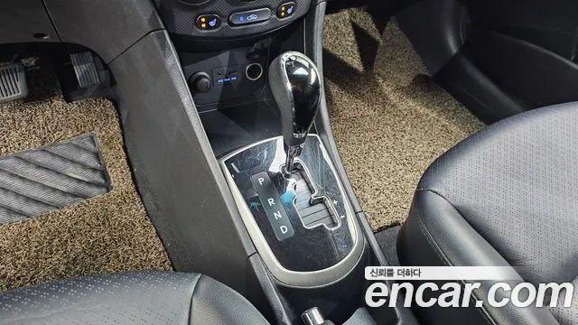 Hyundai Accent 2012 thumb 9