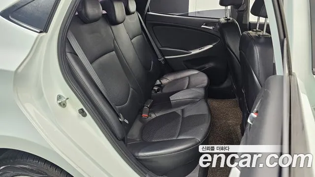 Hyundai Accent 2012 thumb 6