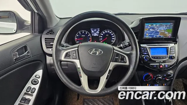 Hyundai Accent 2012 thumb 10