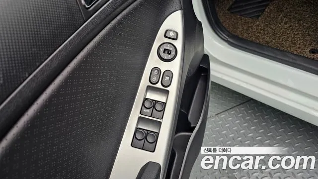 Hyundai Accent 2012 thumb 7