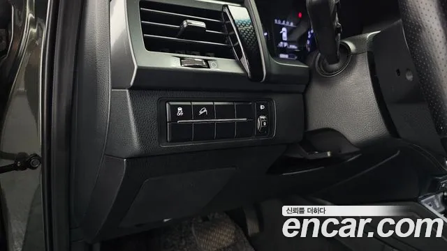 KGM Rexton 2021 thumb 9