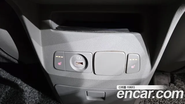 Kia Carnival 2019 thumb 12