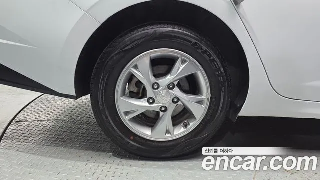 Hyundai Elantra 2020 thumb 2