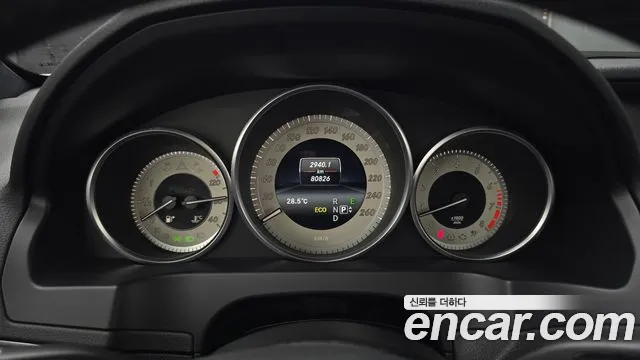 Mercedes-Benz E-Class 2013 thumb 4