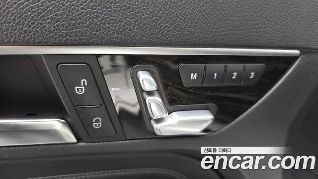 Mercedes-Benz E-Class 2013 thumb 3