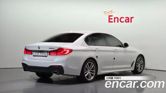 BMW 5 серии 2017 thumb 10