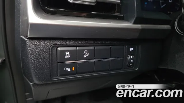 KGM Rexton 2023 thumb 6