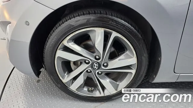 Hyundai Elantra 2013 thumb 2