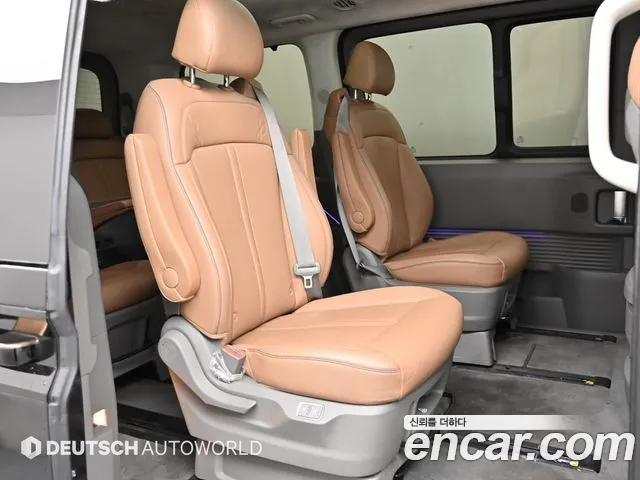 Hyundai Staria 2024 thumb 11